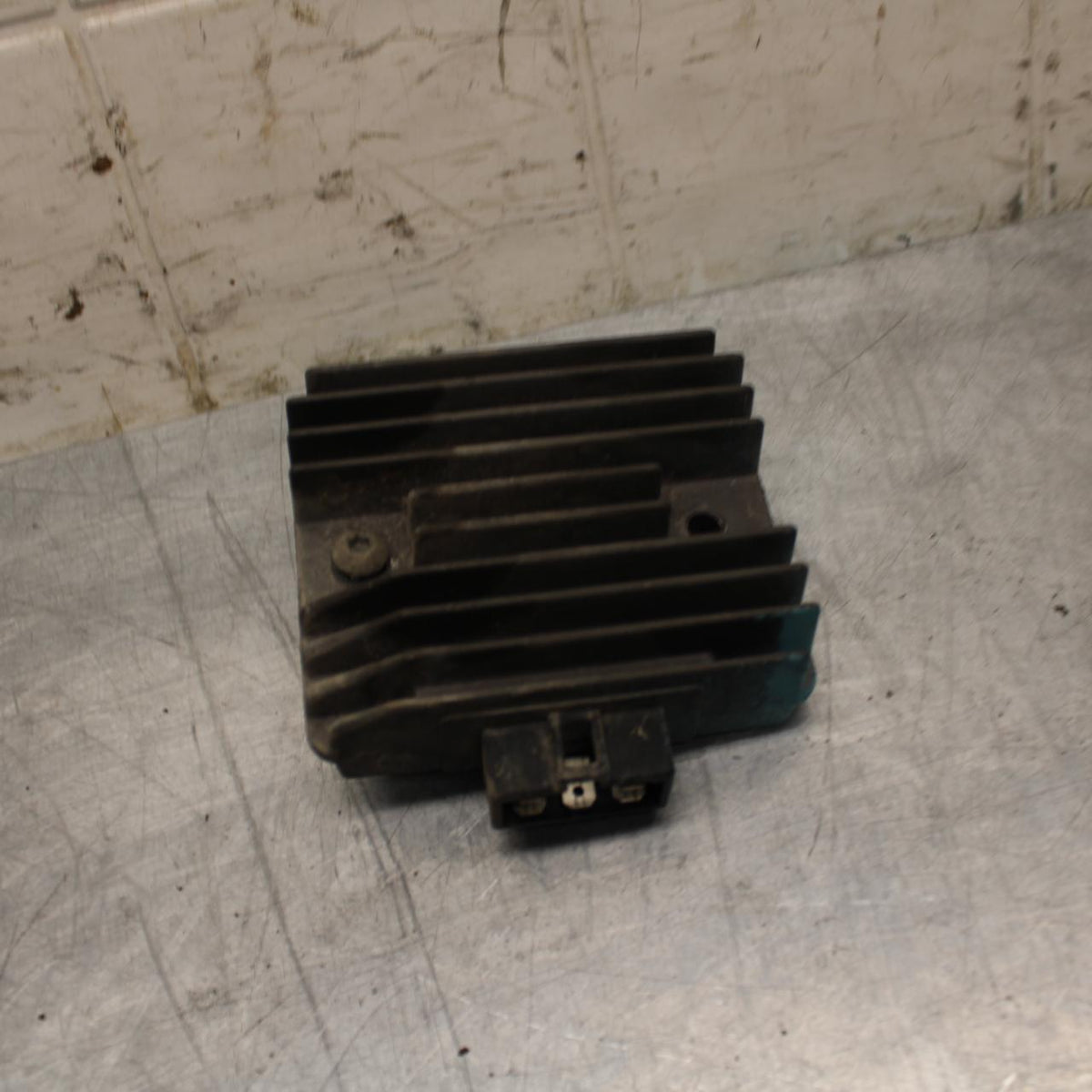 03-04 YAMAHA YZF R6  RECTIFIER VOLTAGE REGULATOR BB481