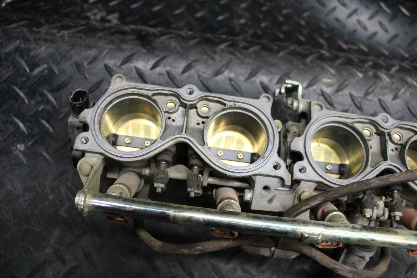 03-04 HONDA CBR600RR MAIN FUEL INJECTORS / THROTTLE BODIES 16400-MEE-672 BB200
