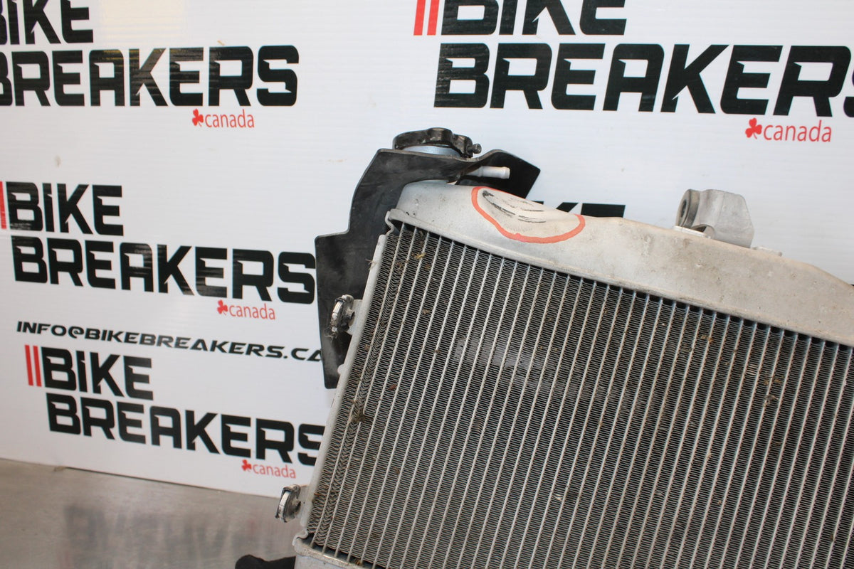 22-25 YAMAHA YZF R7 ENGINE RADIATOR MOTOR COOLER COOLING RADIATER BB182