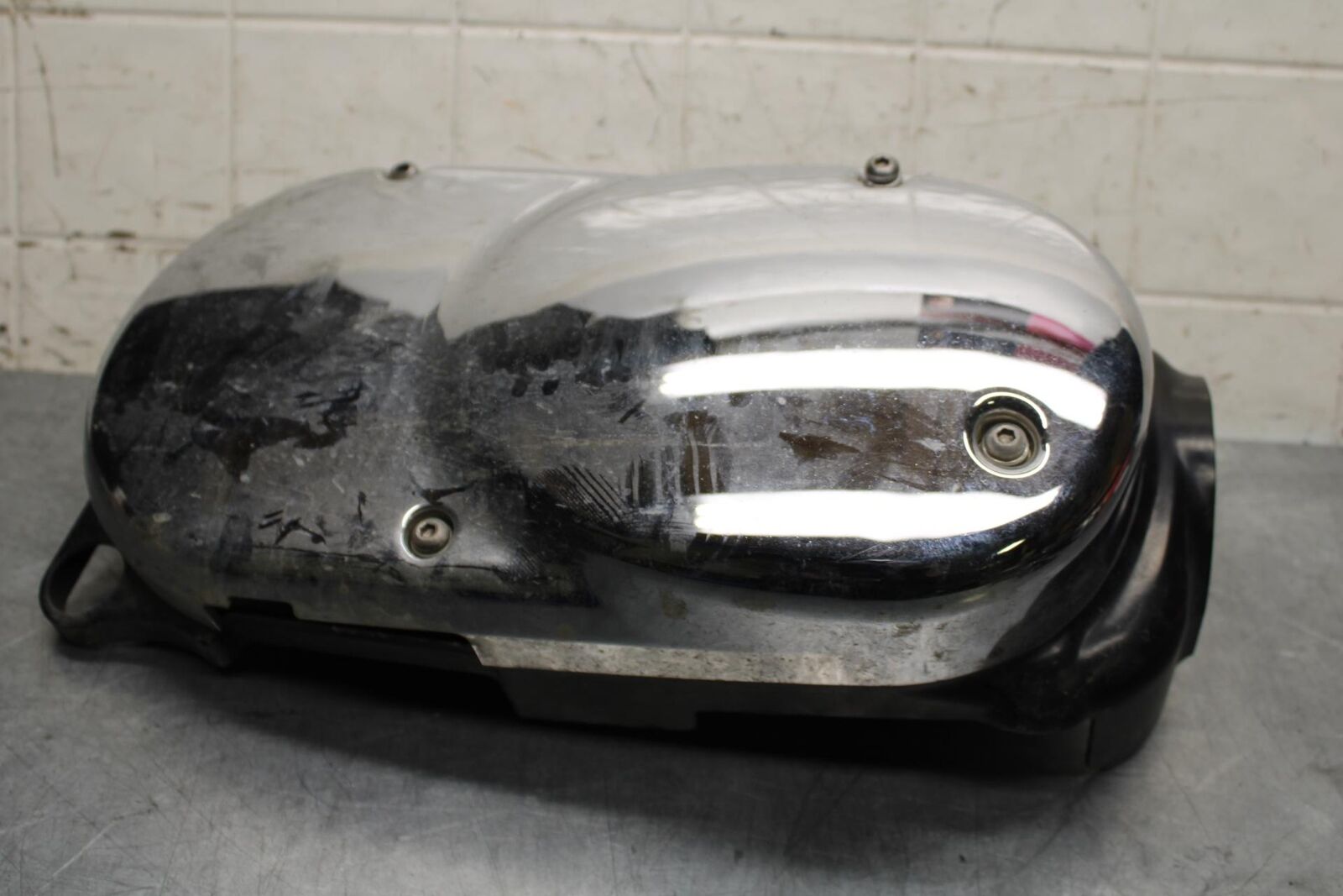 2005 Kawasaki Vulcan 1600 VN1600D Nomad ENGINE SPROCKET COVER BB556