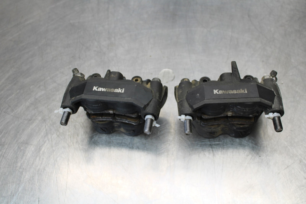 24-25 KAWASAKI NINJA ZX4R RIGHT LEFT FRONT BRAKE CALIPER SET PAIR CALIPERS BB174