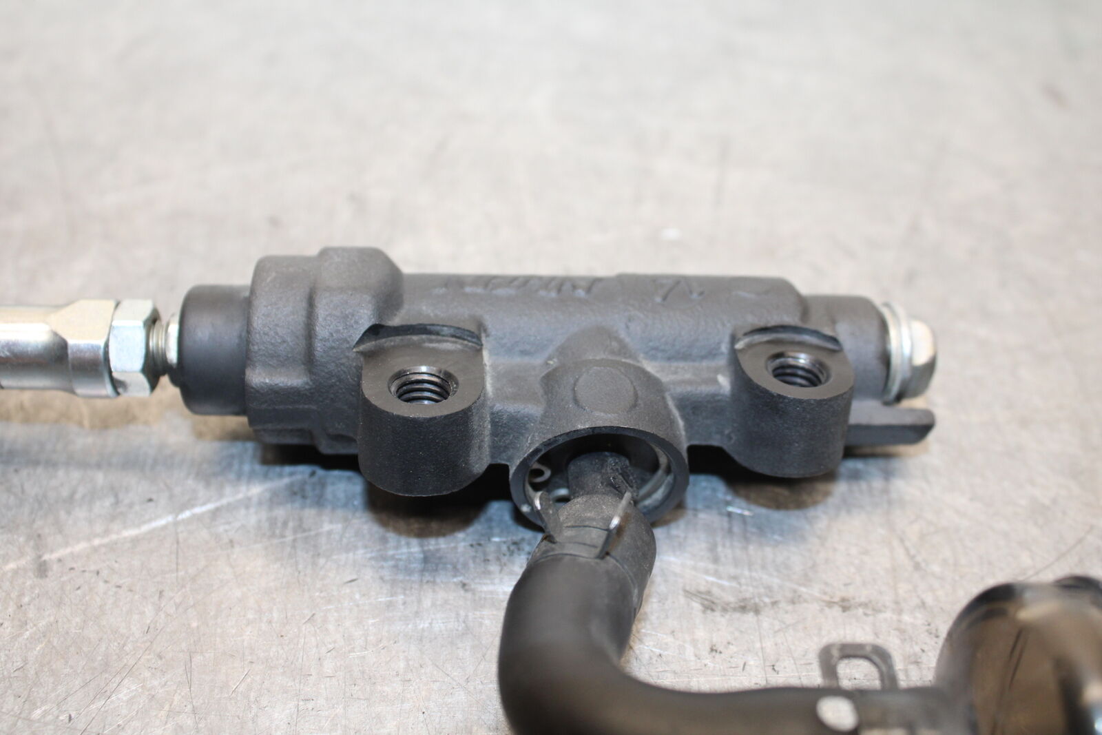 16 KAWASAKI NINJA ZX10R REAR BRAKE MASTER CYLINDER W RESERVOIR 43015-0640 BB650