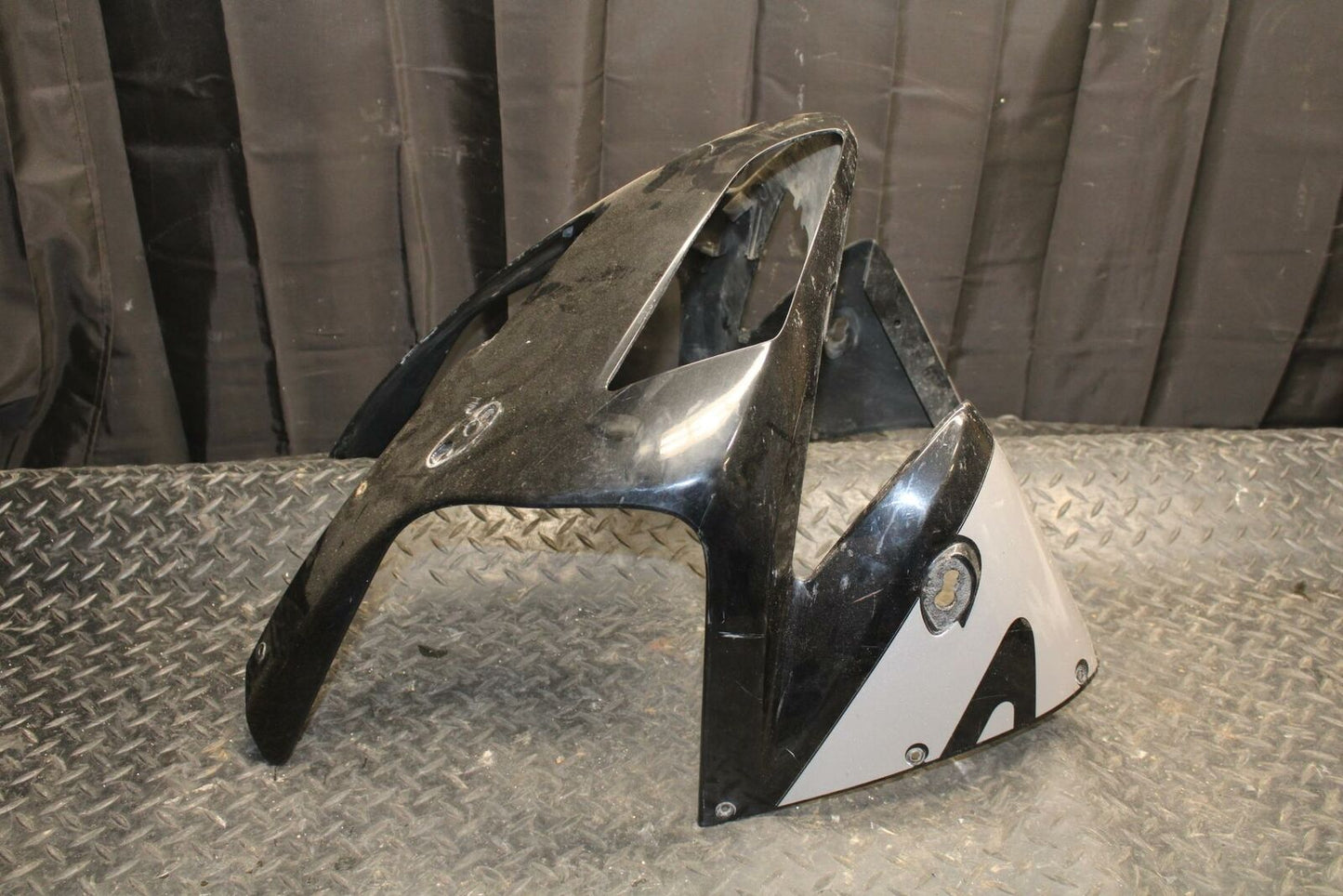 03-04 HONDA CBR600RR FRONT UPPER NOSE FAIRING COWL SHROUD BB218