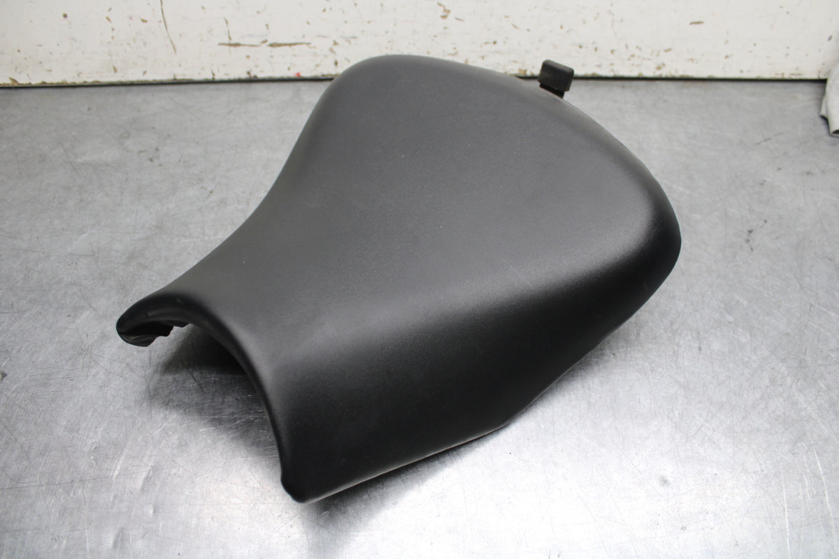 18-24 KAWASAKI NINJA 650 FRONT DRIVERS SEAT PAD SADDLE PILLION BB725