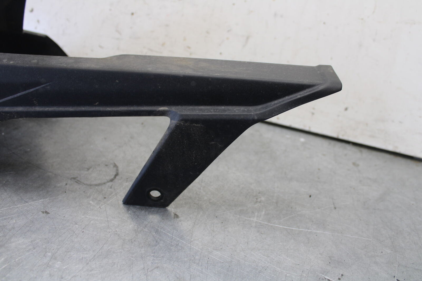 18-23 KAWASAKI NINJA 400 REAR BACK DRIVE CHAIN GUARD COVER SHIELD BB679