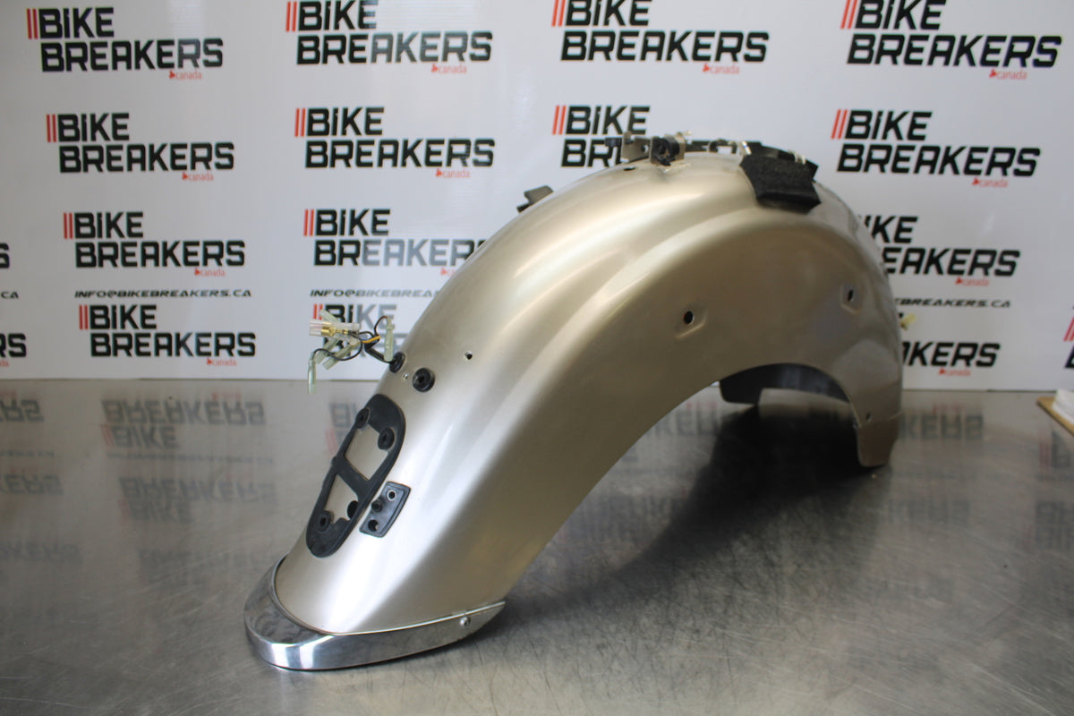 09 YAMAHA ROYAL STAR XVZ1300TF VENTURE REAR BACK WHEEL FENDER MUD GUARD BB151