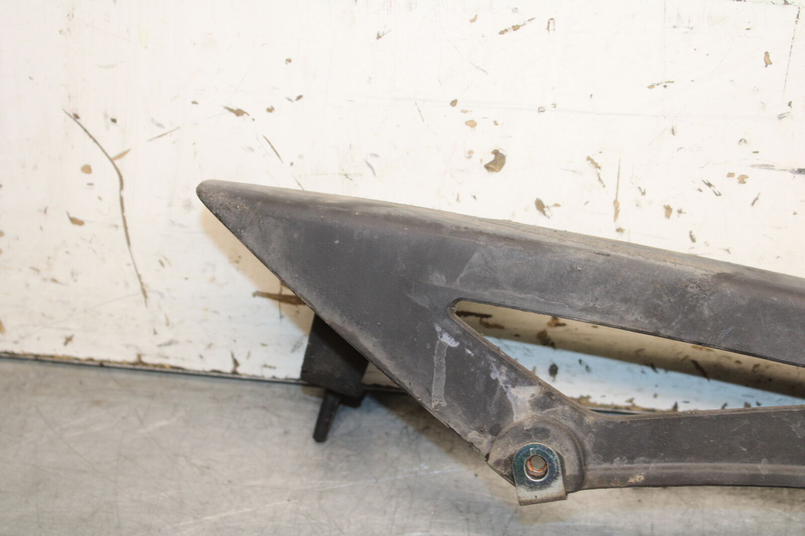 12-13 KAWASAKI Z1000 REAR BACK DRIVE CHAIN GUARD COVER SHIELD BB743