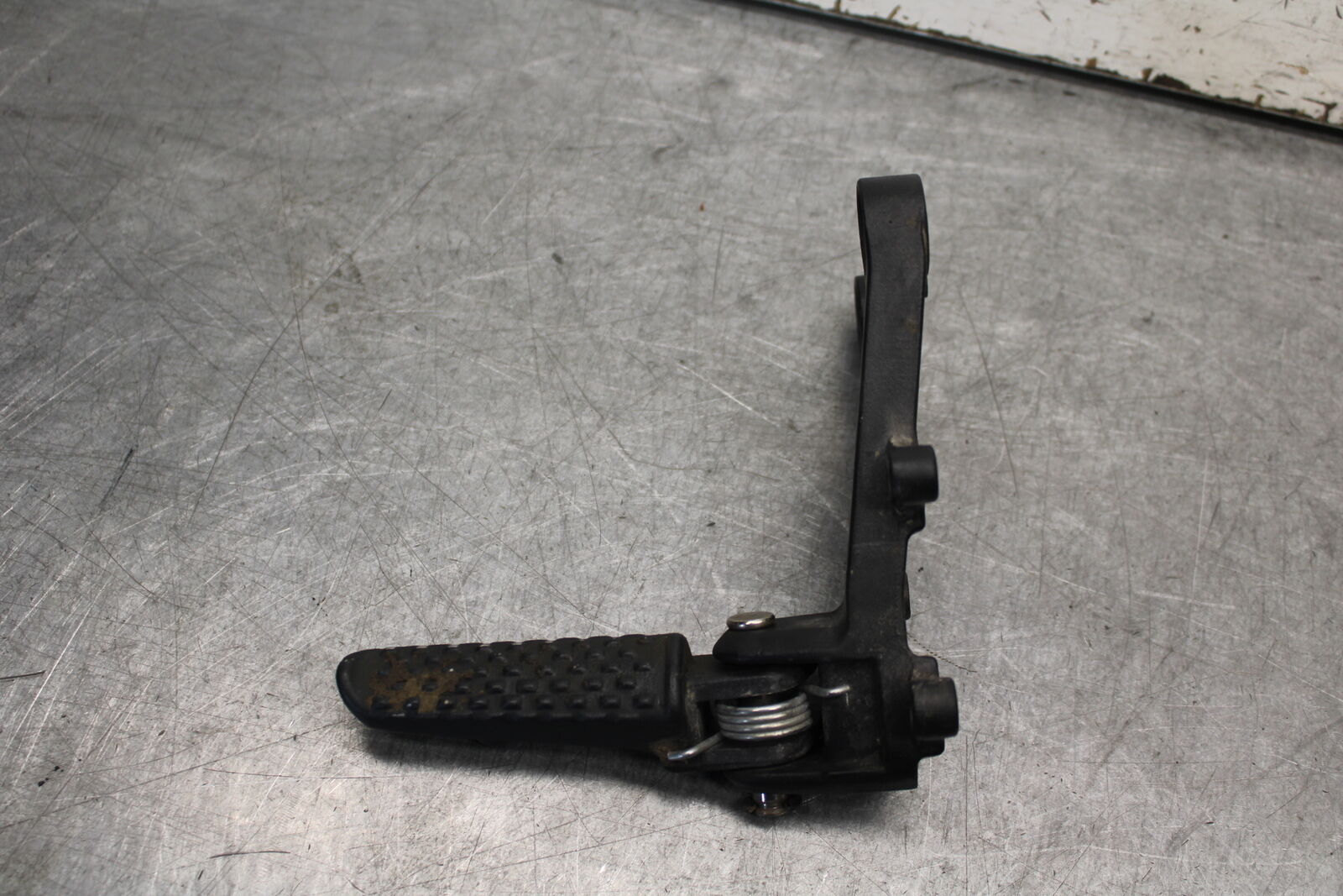 05-06 HONDA CBR600RR LEFT REARSET REAR SET DRIVER FOOT PEG REST STOP BB399