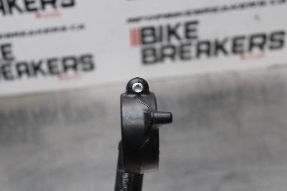 11-25 SUZUKI GSXR 600  RIGHT CLIP ON HANDLEBAR BB830