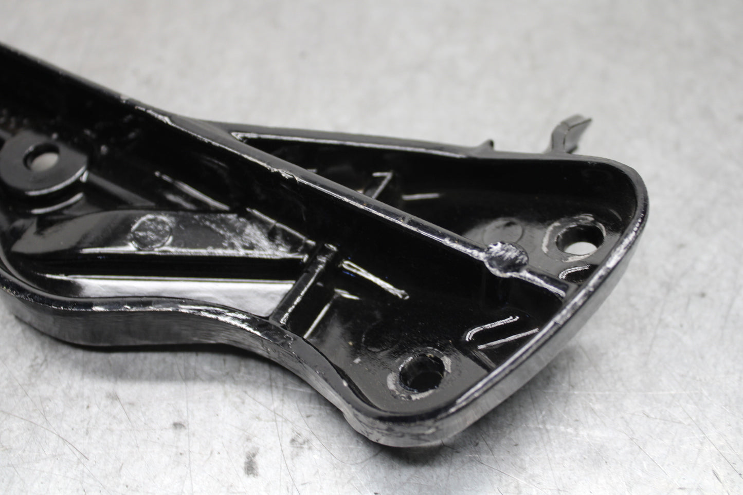 11-12 KAWASAKI NINJA 400 EX400 C UPPER FAIRING MIRROR GAUGES STAY BRACKET BB358