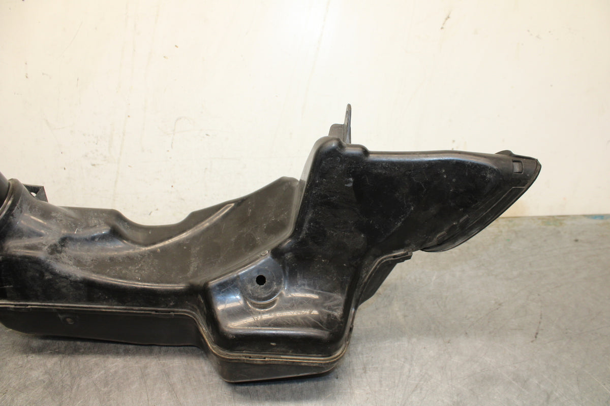 08-10 SUZUKI GSXR 600 RIGHT LEFT AIR INTAKE DUCTS BB132
