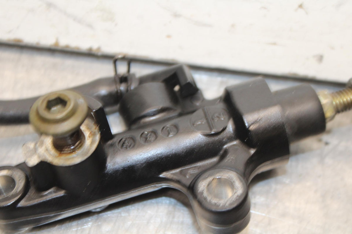 05 YAMAHA YZF R6S BREMBO REAR BACK BRAKE MASTER CYLINDER W RESERVOIR BB95