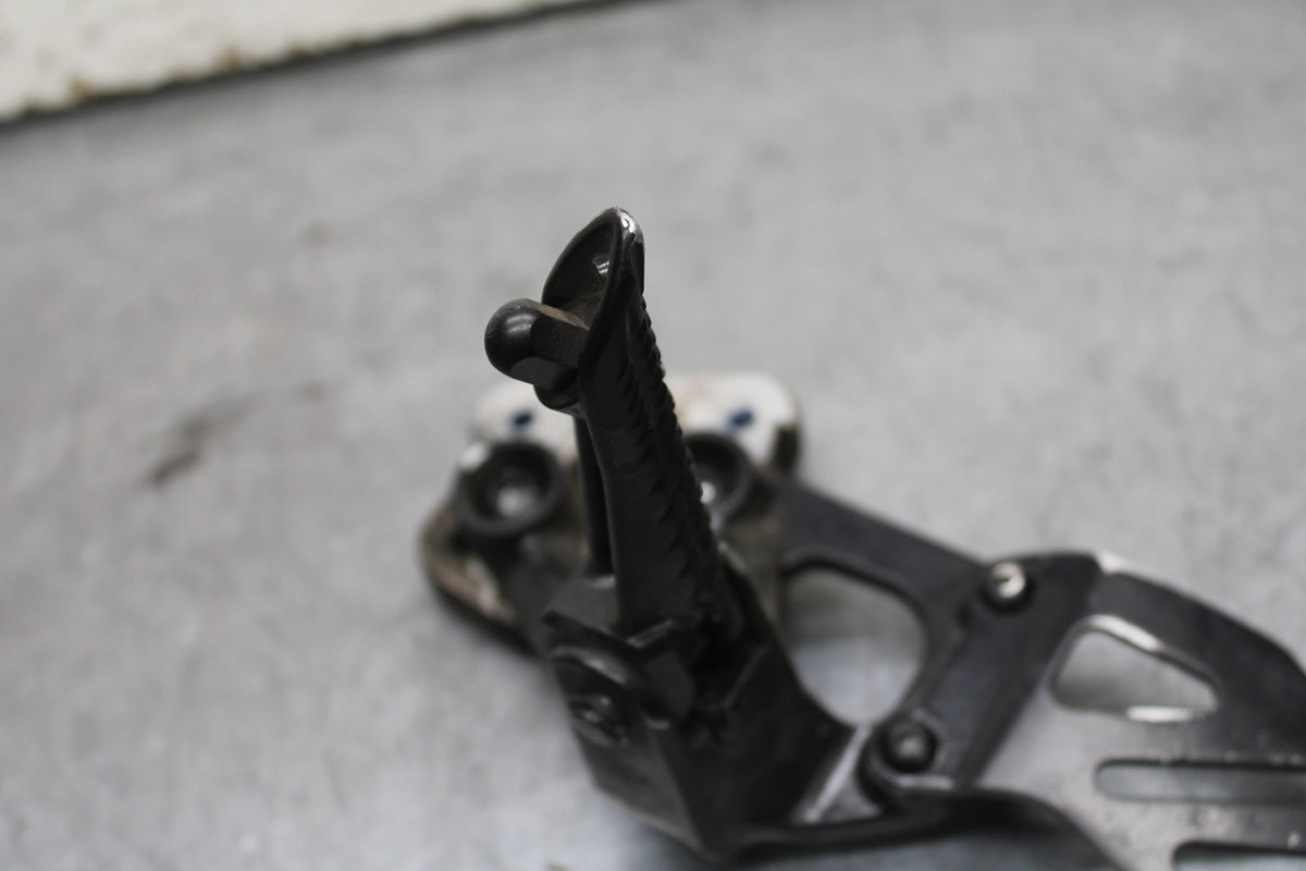 08-09 SUZUKI GSXR600 LEFT REARSET REAR SET DRIVER FOOT PEG REST STOP BB728