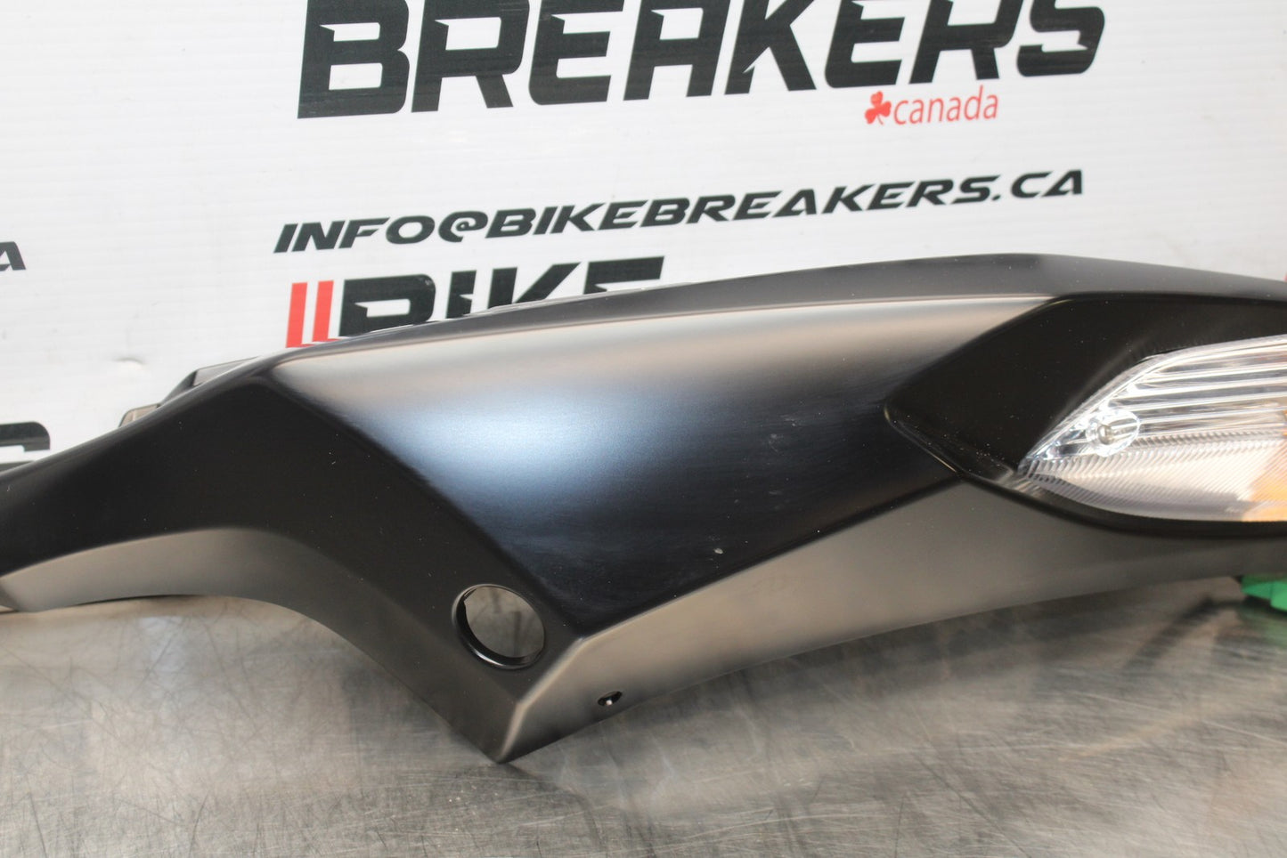 23-24 KAWASAKI NINJA ZX14R NEW!! LEFT REAR BACK TAIL FAIRING COWL & LIGHT BB764