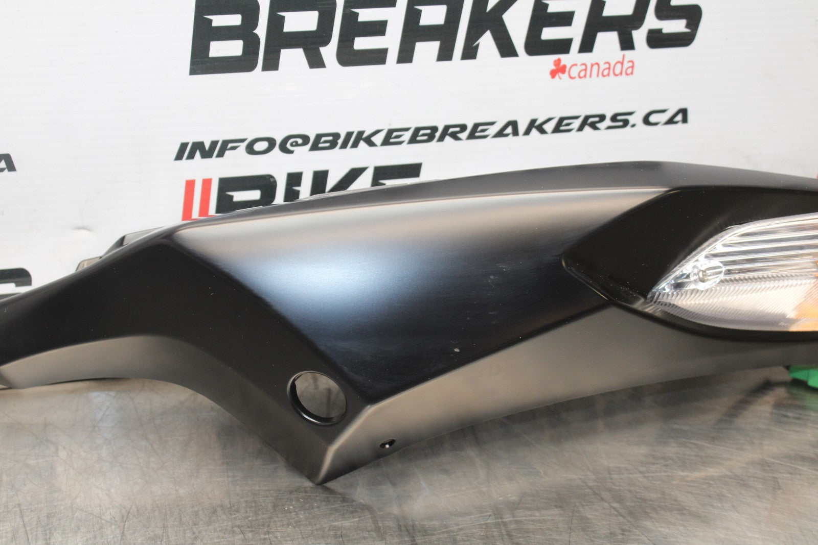 23-24 KAWASAKI NINJA ZX14R NEW!! LEFT REAR BACK TAIL FAIRING COWL & LIGHT BB764