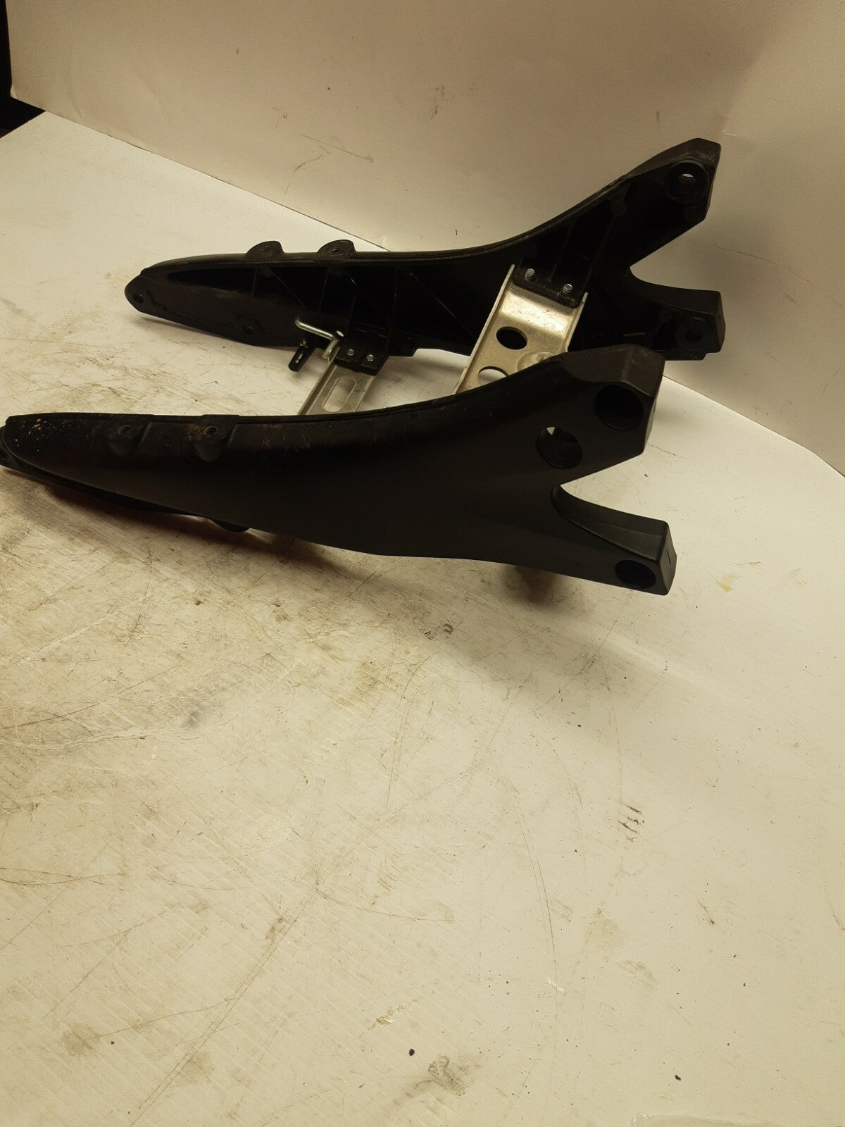 06-07 SUZUKI GSXR600 REAR SUBFRAME BACK SUB FRAME BB245