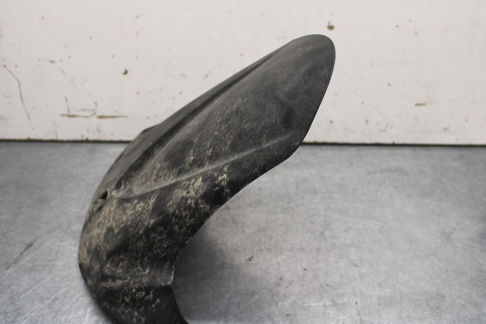 11-23 SUZUKI GSXR 750 REAR BACK WHEEL TIRE HUGGER FENDER BB630