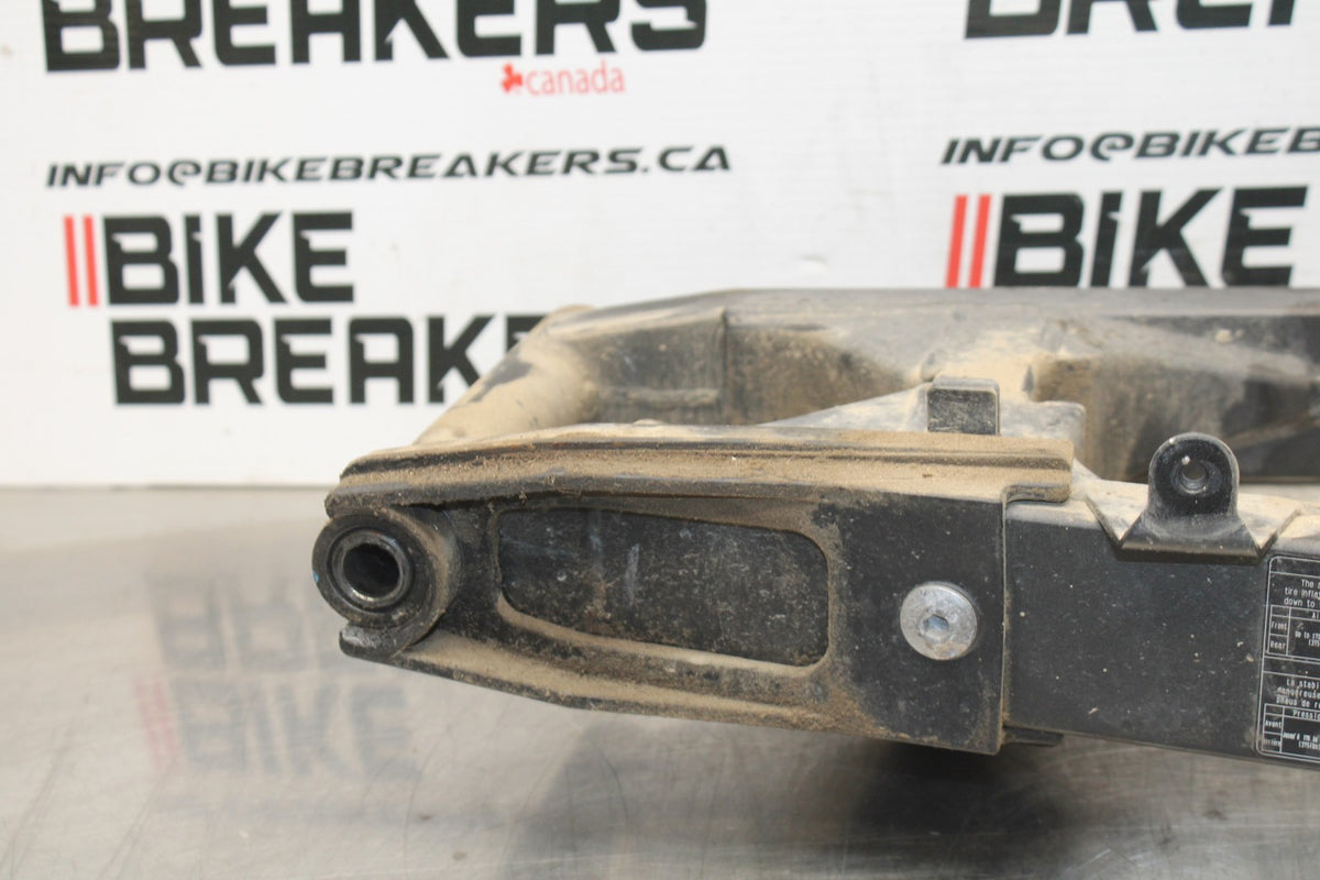 08-12 KAWASAKI NINJA 250R EX250J REAR SWINGARM BACK SUSPENSION SWING ARM BB784