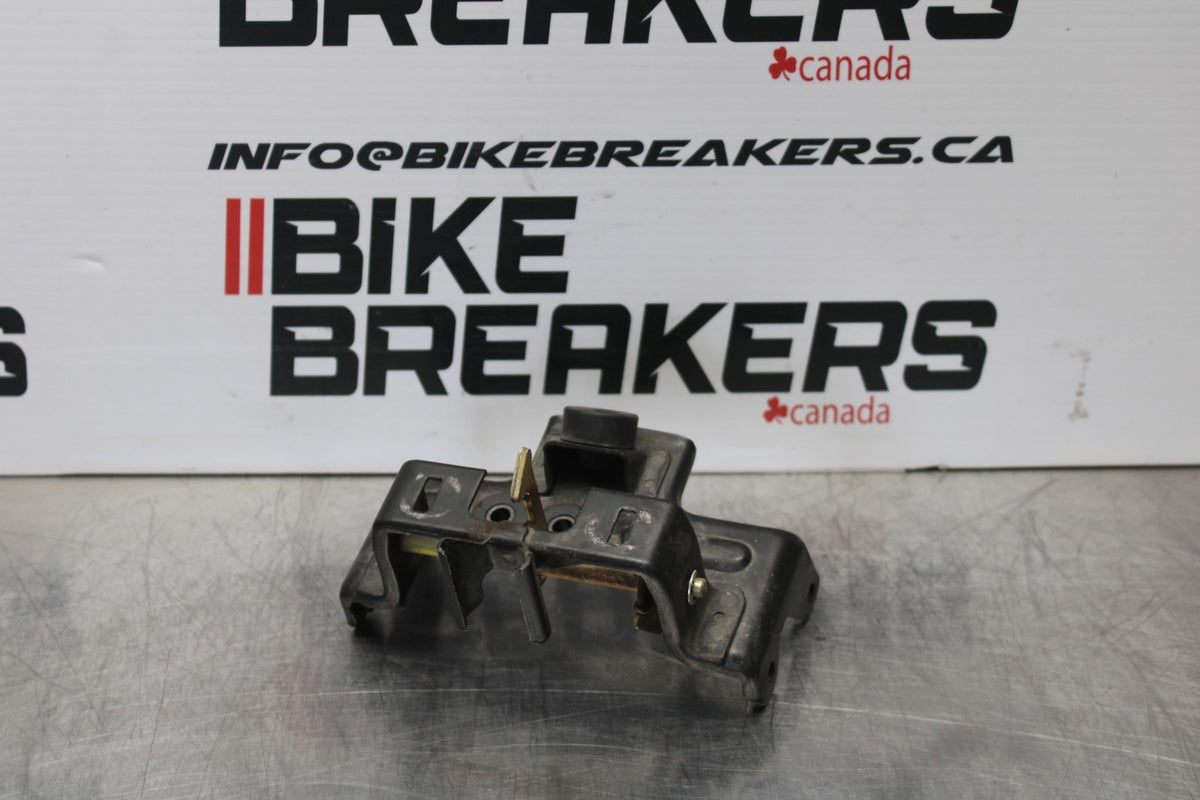 93-07 YAMAHA VMAX 1200 SEAT BRACKET MOUNT MOUNTING BRACKET BB197