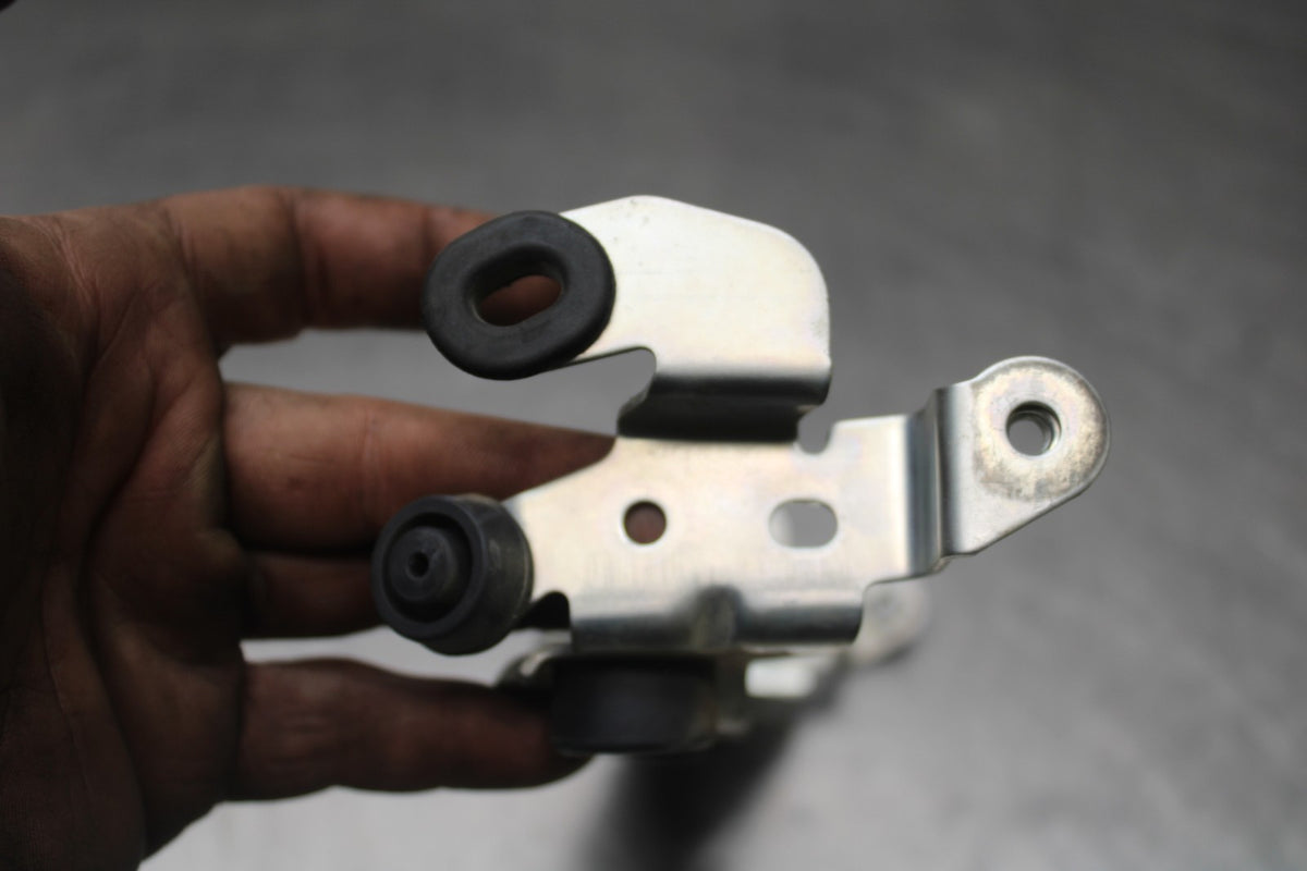 22-25 YAMAHA YZF R7 GAS TANK FUEL CELL PETROL RESERVOIR BRACKET MOUNT BB850