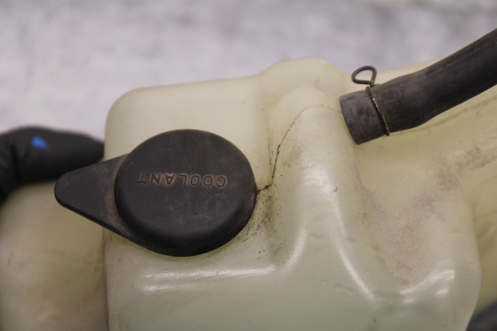 2005 Kawasaki Vulcan 1600 VN1600D Nomad COOLANT WATER TANK RESERVOIR BOTTLE BB55