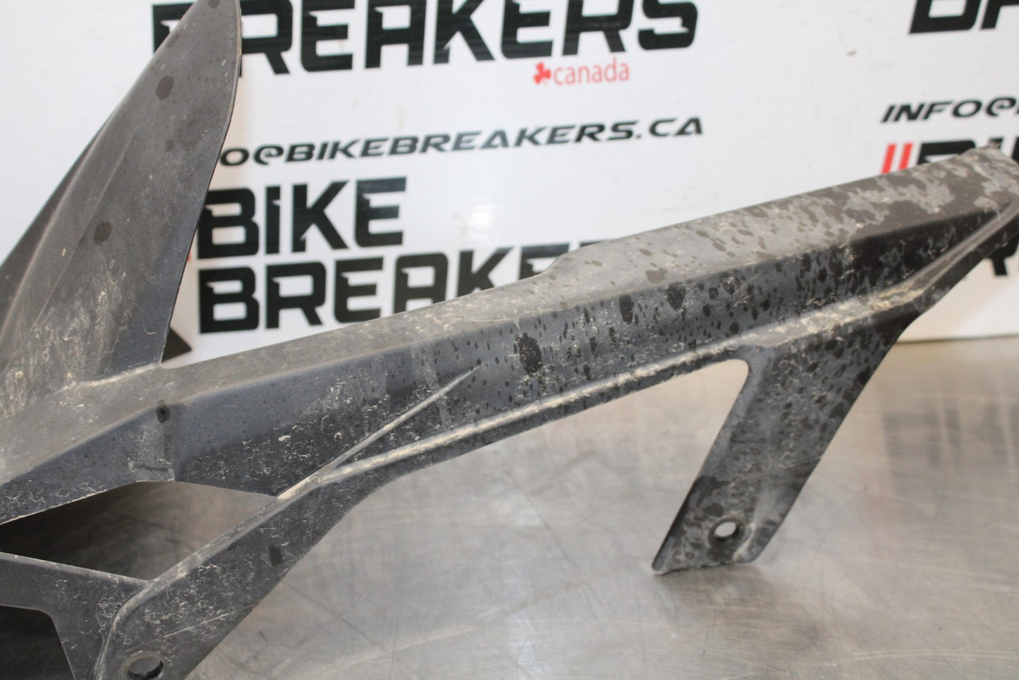 18-23 KAWASAKI NINJA 400 EX400 ABS REAR BACK DRIVE CHAIN GUARD SHIELD BB177