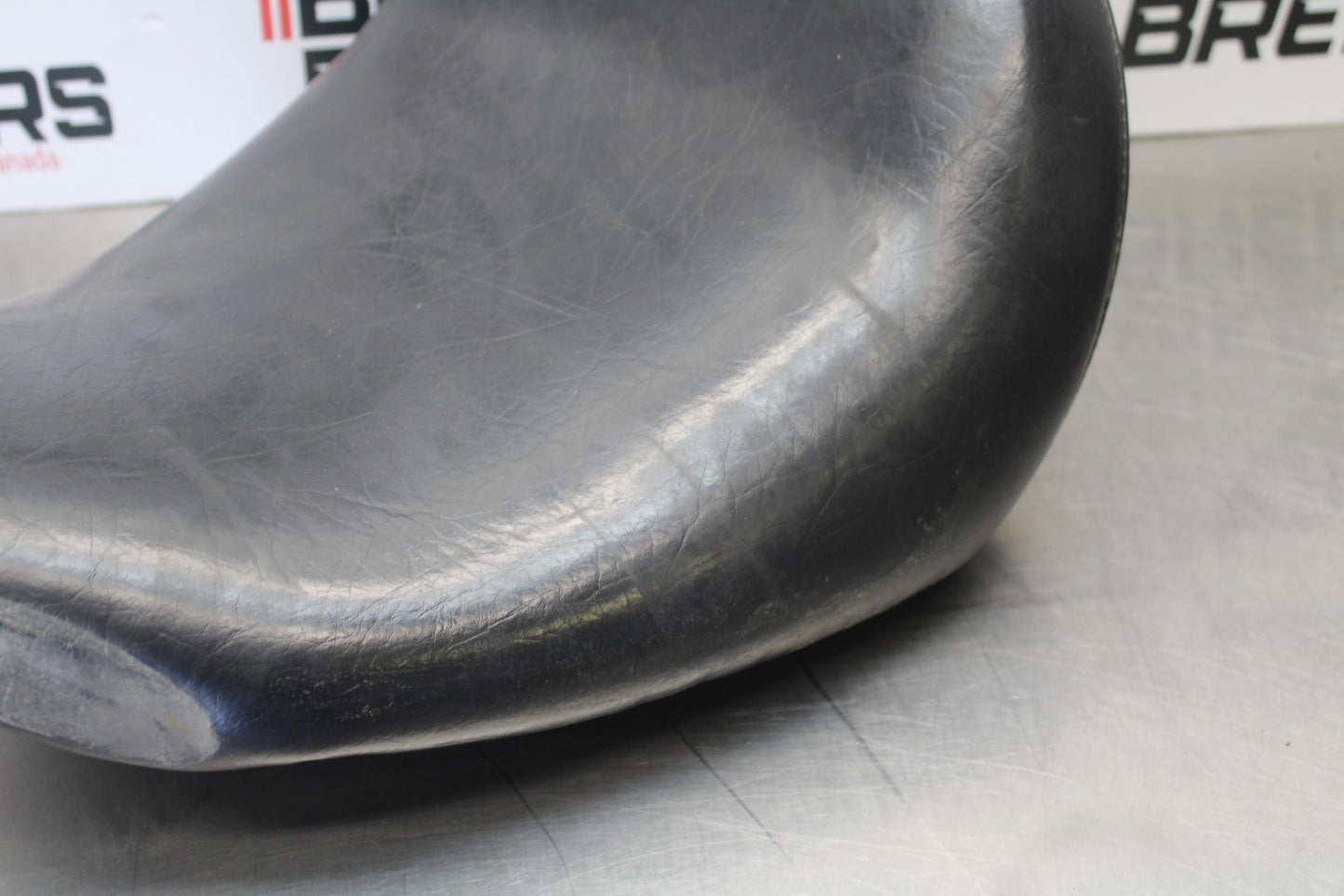 05-06 VICTORY KINGPIN DELUXE FRONT DRIVERS SEAT BB195