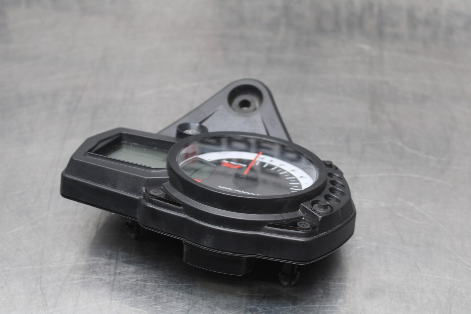08-10 SUZUKI GSXR 600 SPEEDO GAUGES DISPLAY CLUSTER SPEEDOMETER TACHOMETER BB202