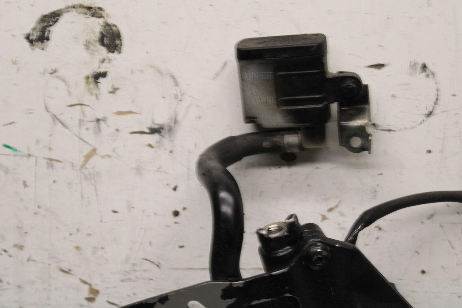 06-07 SUZUKI GSXR 600 RIGHT REARSET REAR SET DRIVER FOOT PEG REST STOP BB737