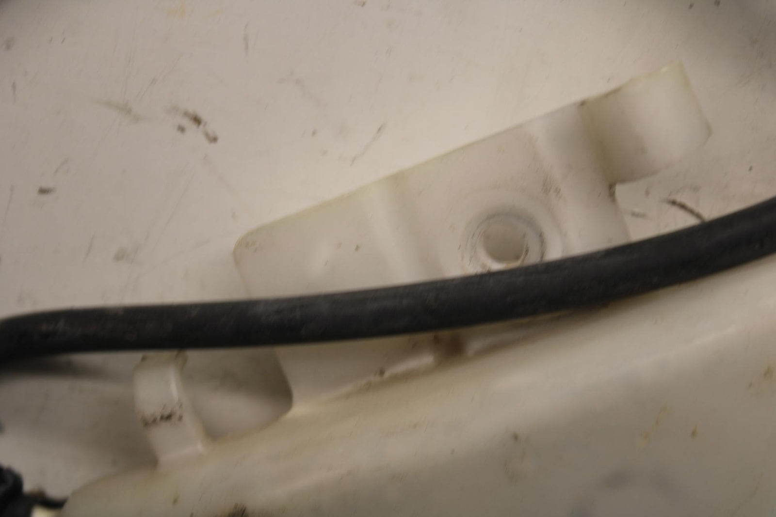 2011 Suzuki GSXR600 COOLANT WATER TANK RESERVOIR BOTTLE BB94