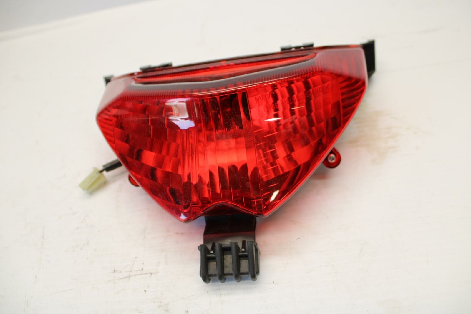 13-16 SUZUKI BANDIT 1250S ABS REAR TAIL TAILLIGHT BACK BRAKE LIGHT #B BB238