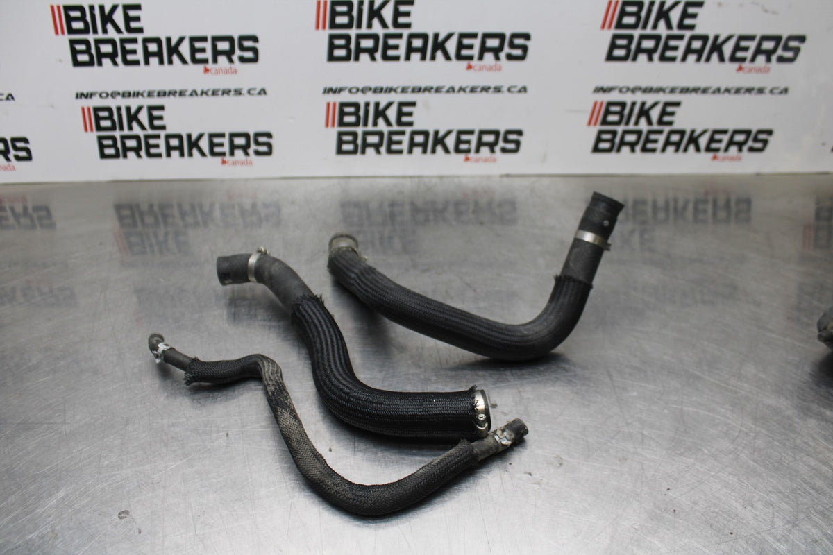 08-10 SUZUKI GSXR 600 RADIATOR HOSES ENGINE COOLANT WATER PIPES HOSE BB765