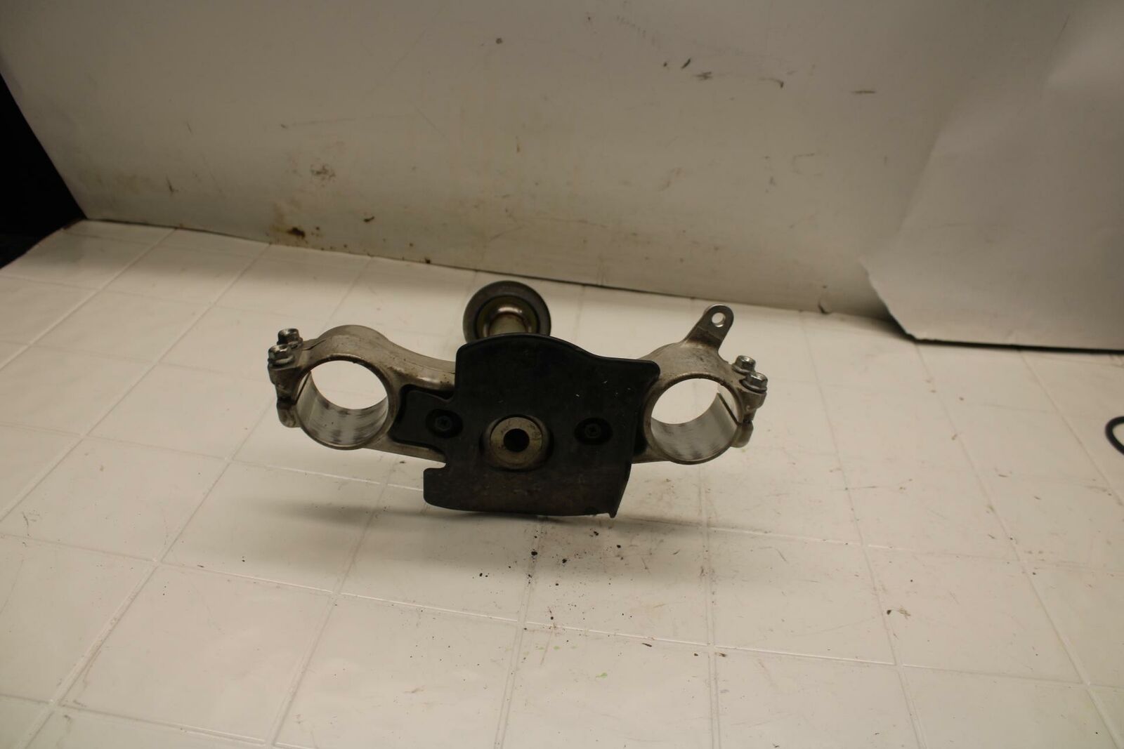 08-10 SUZUKI GSXR750 FRONT FORKS CLAMP LOWER TRIPLE TREE STEM BB396