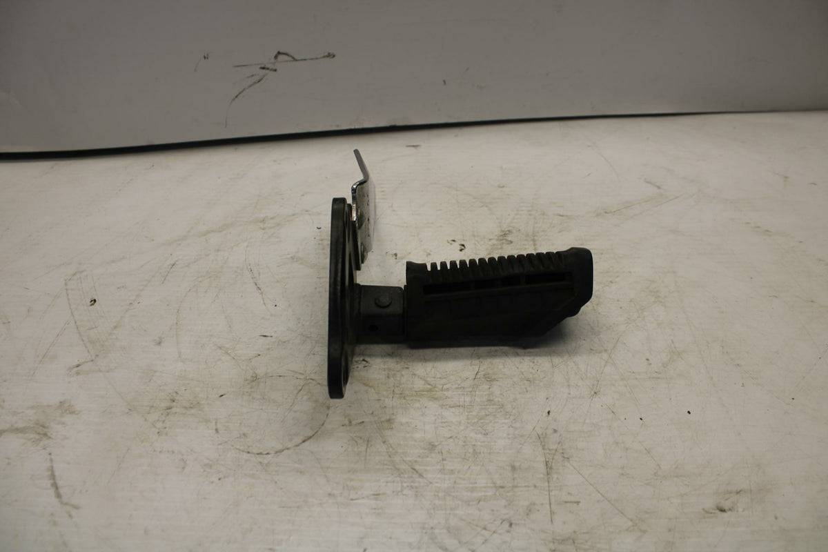 04-09 SUZUKI GS500F LEFT REARSET REAR SET DRIVER FOOT PEG BRACKET MOUNT BB261