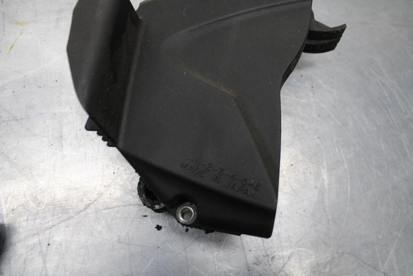 09-14 YAMAHA YZF R1 ENGINE SPROCKET COVER 14B-15377-00-00 14B-15418-00-00 BB471