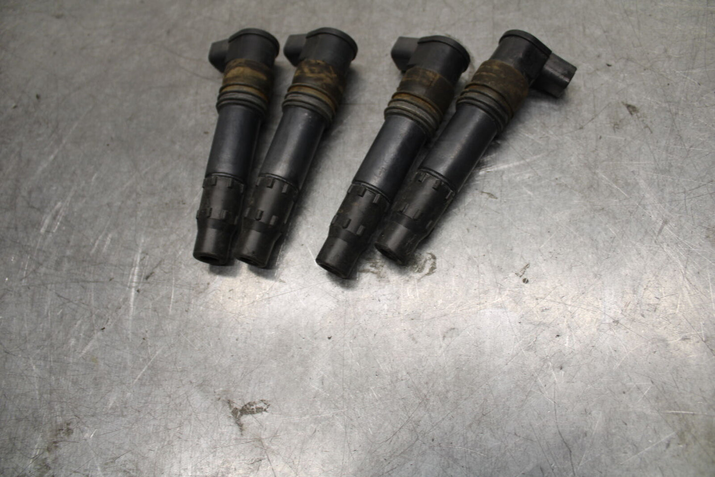 05-06 SUZUKI GSXR1000 IGNITION COILS COIL SPARK PLUG CAPS 33410-35F10 BB677