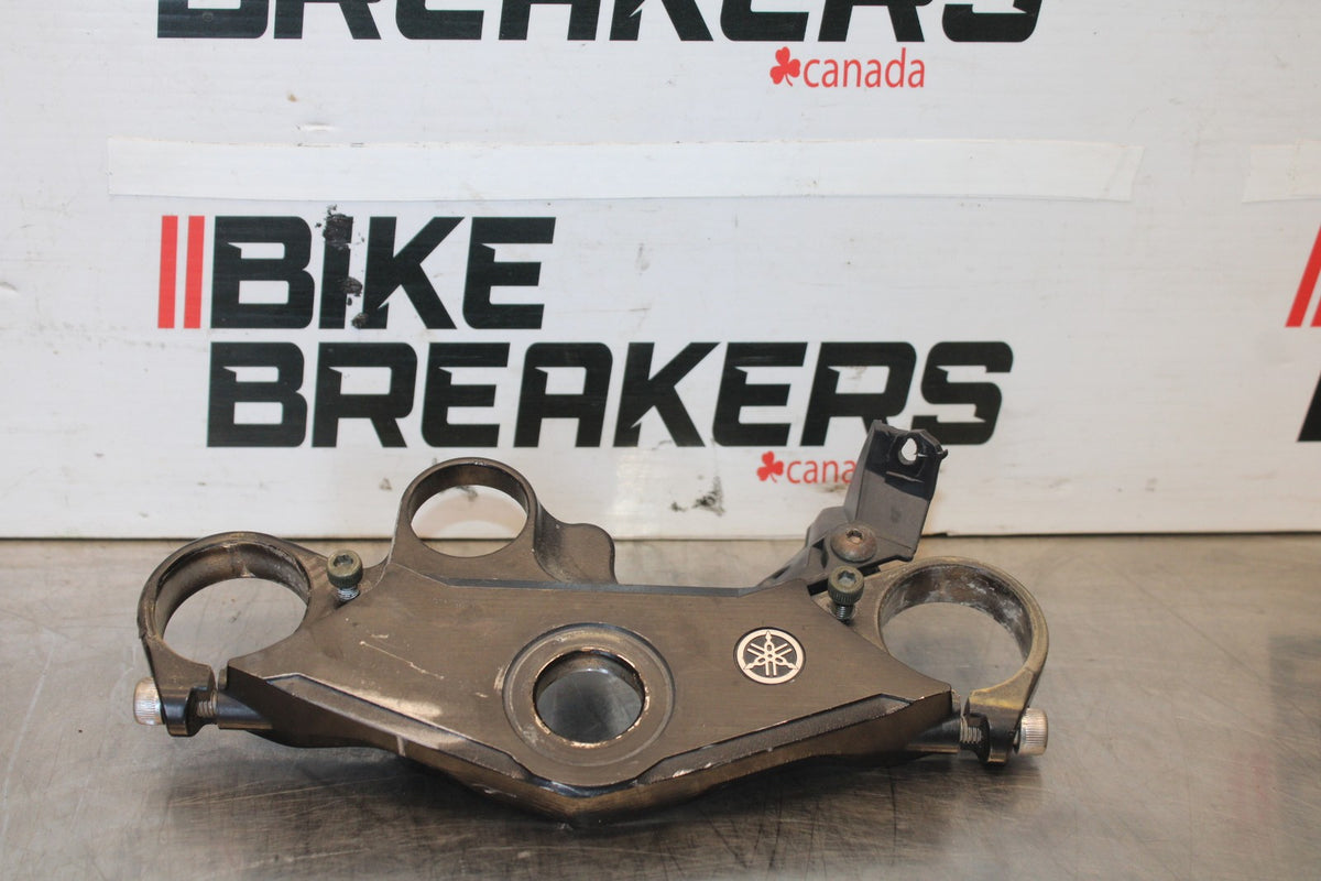 03-04 YAMAHA YZF R6 FORKS UPPER TRIPLE TREE CLAMP BB890