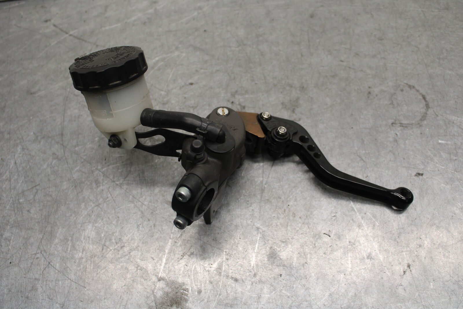 13-18 KAWASAKI NINJA ZX6R FRONT BRAKE MASTER CYLINDER w/ LEVER  BB682