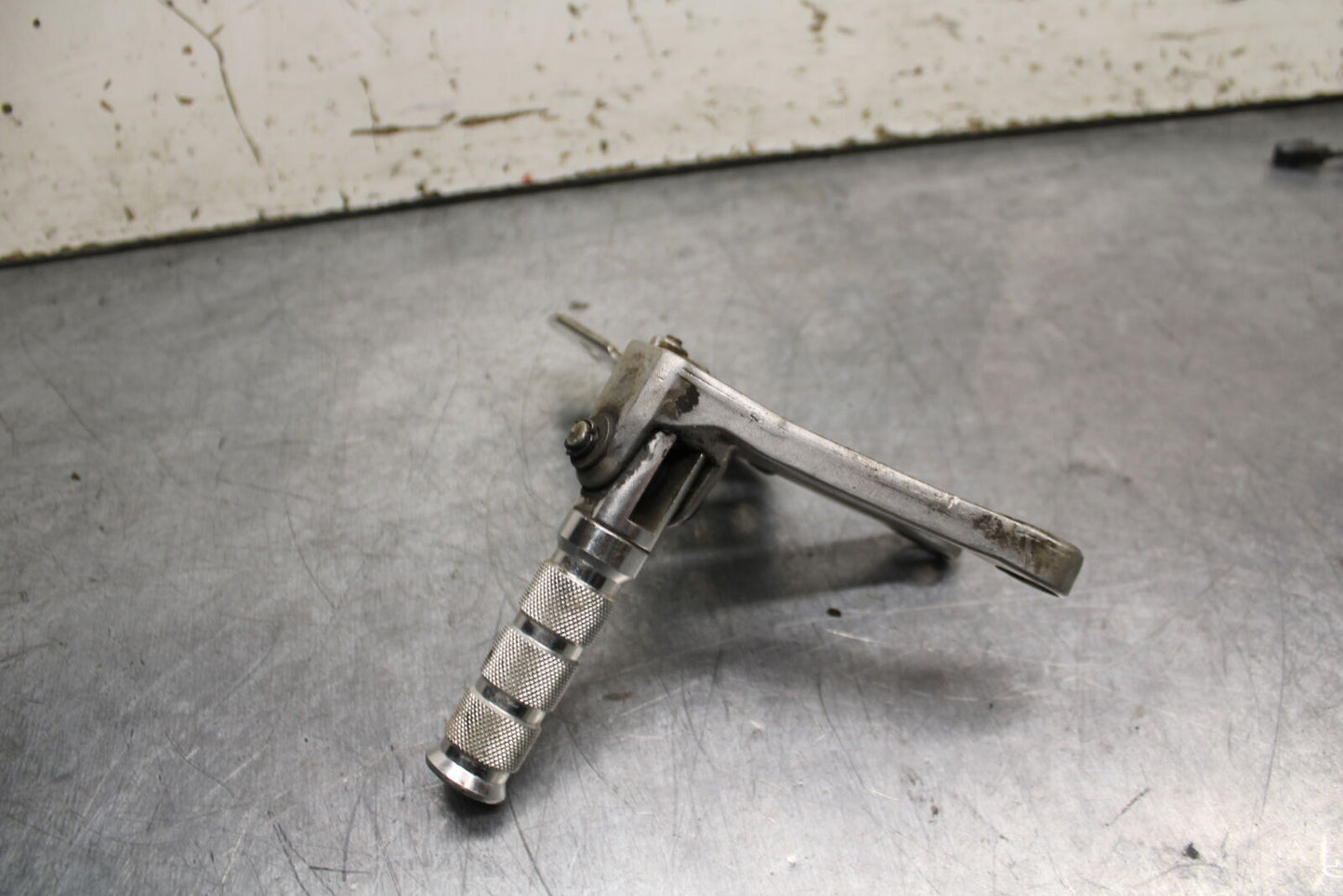 05-06 HONDA CBR600RR LEFT REARSET REAR SET DRIVER FOOT PEG REST STOP BB739