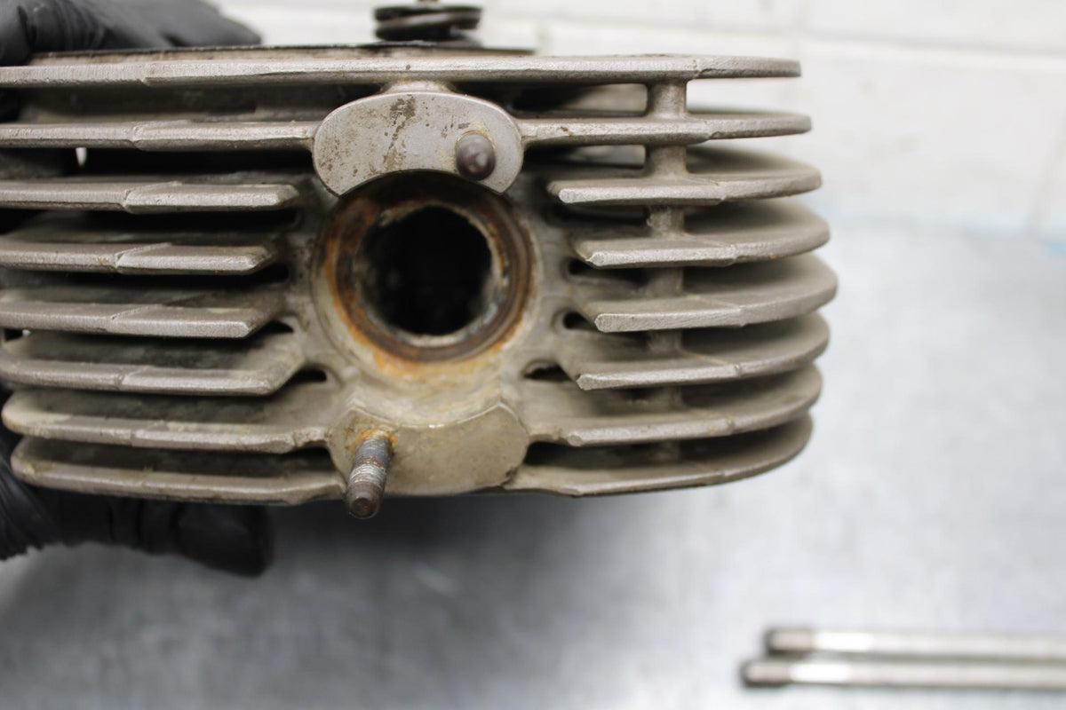 16-17 MOTO GUZZI V7 II ENGINE TOP END CYLINDER LEFT HEAD BB57