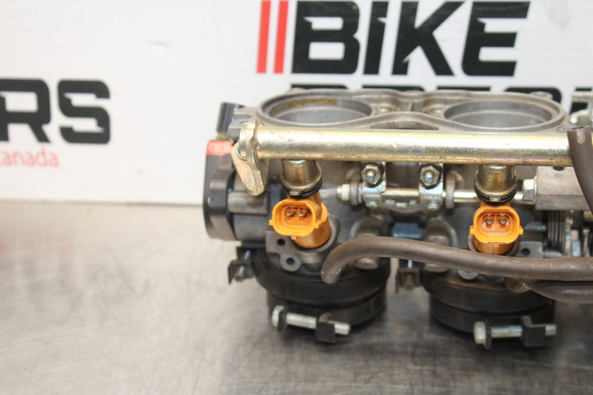 05-06 HONDA CBR600RR MAIN FUEL INJECTORS / THROTTLE BODIES BB624
