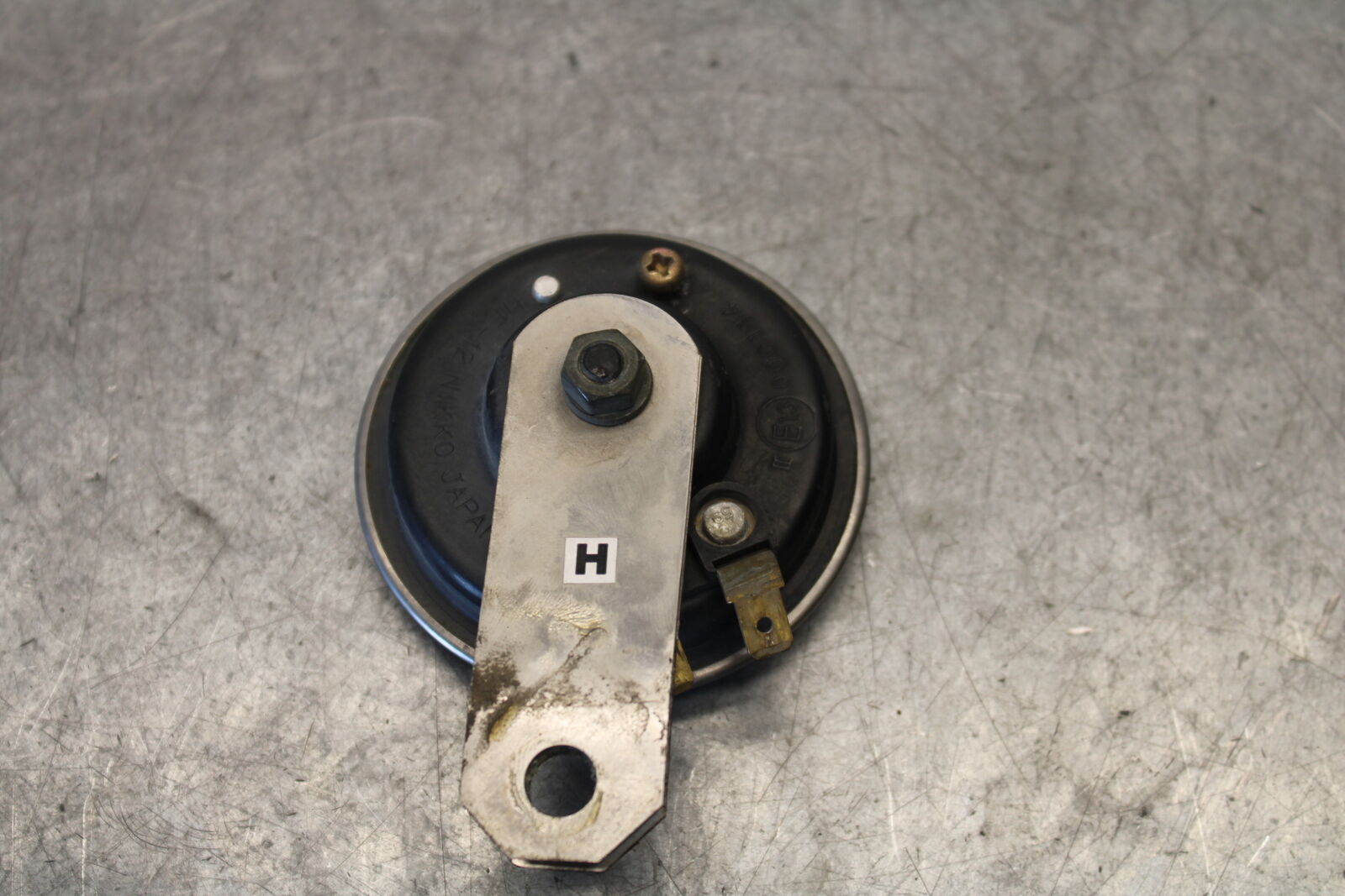 05-06 SUZUKI GSXR1000 HORN SIGNAL 38501-23E11 BB663