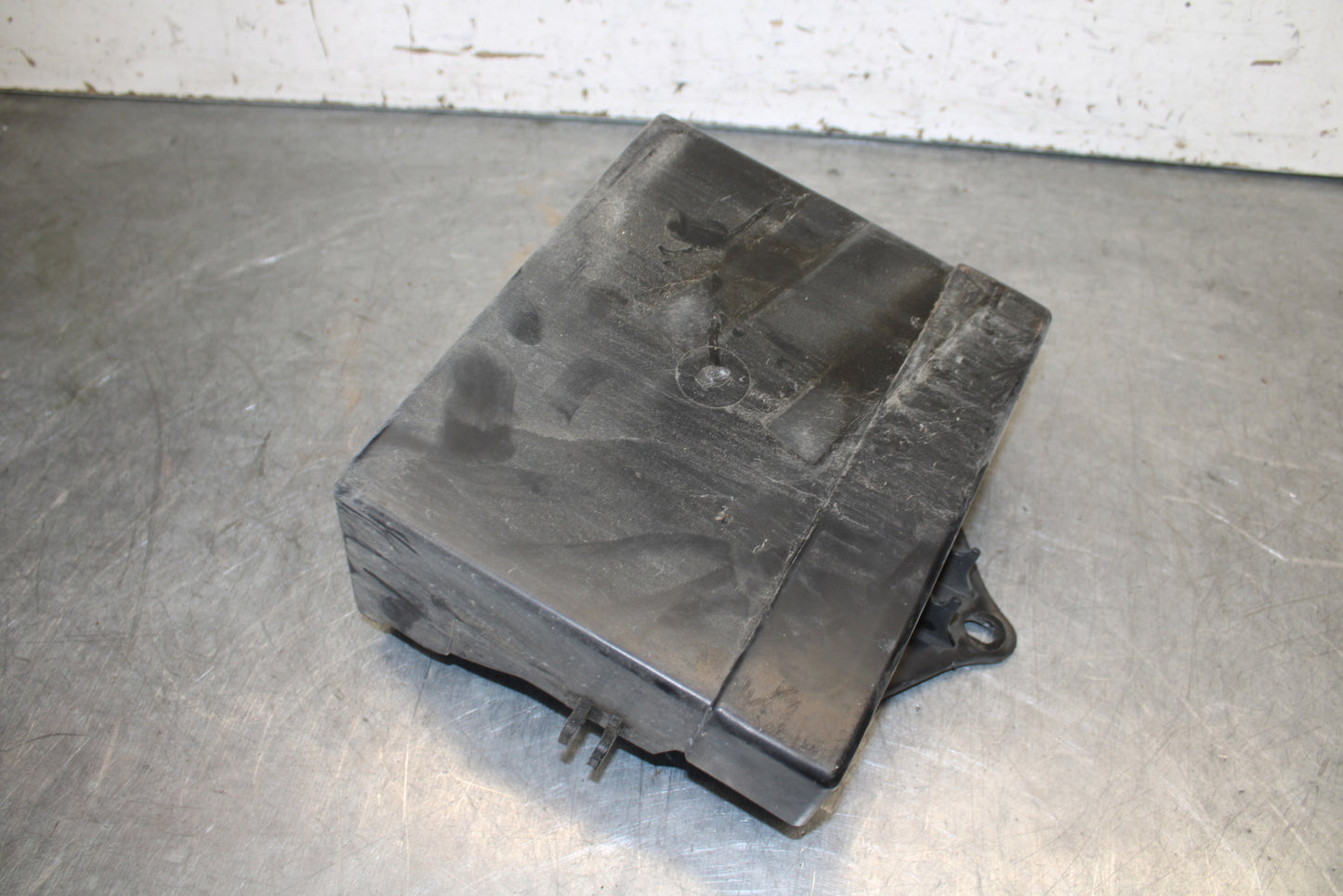 93-00 HONDA GOLDWING 1500 GL1500SE BATTERY TRAY BOX HOLDER BB700