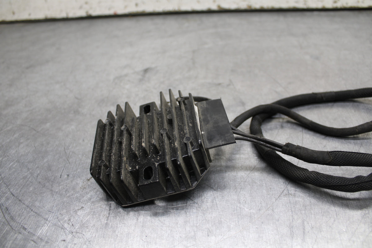 17-24 KTM 390 DUKE RECTIFIER VOLTAGE REGULATOR BB734