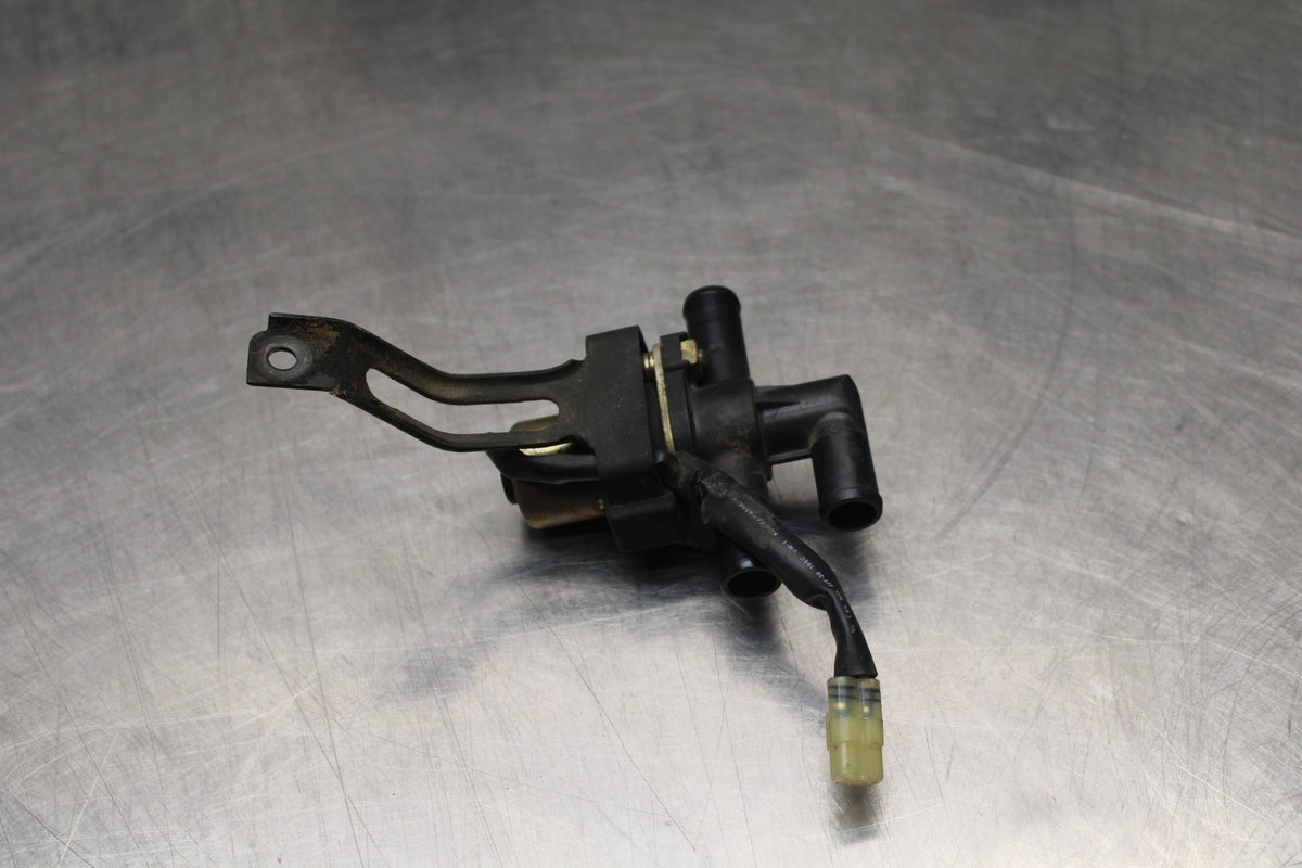 03-05 YAMAHA YZF R6  AIR VALVE SOLENOID TOP ENGINE SWITCH SENSOR BB793