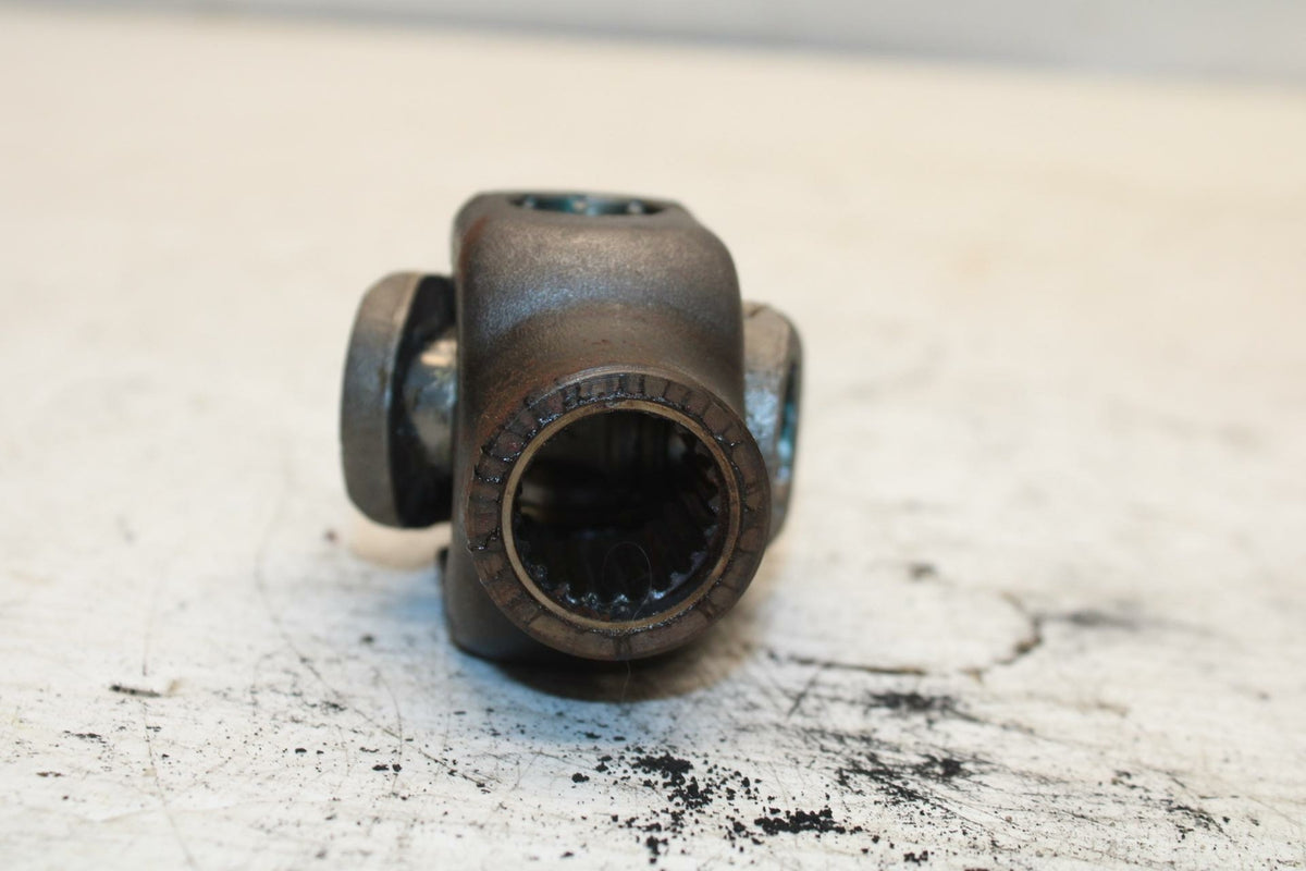 04-06 HONDA SHADOW 750 VT750C U UNIVERSAL JOINT GEAR BB360