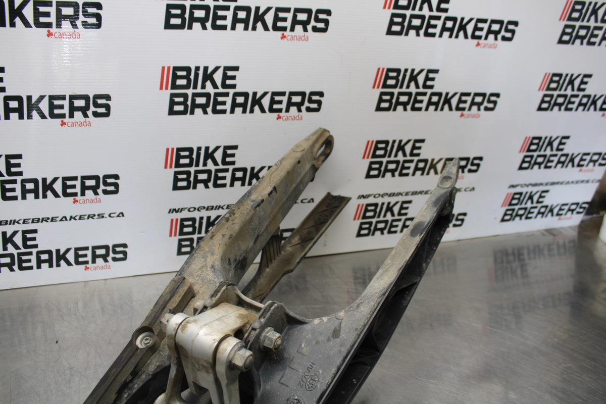 18-22 HUSQVARNA VITPILEN 701 REAR SWINGARM BACK SUSPENSION SWING ARM BB198