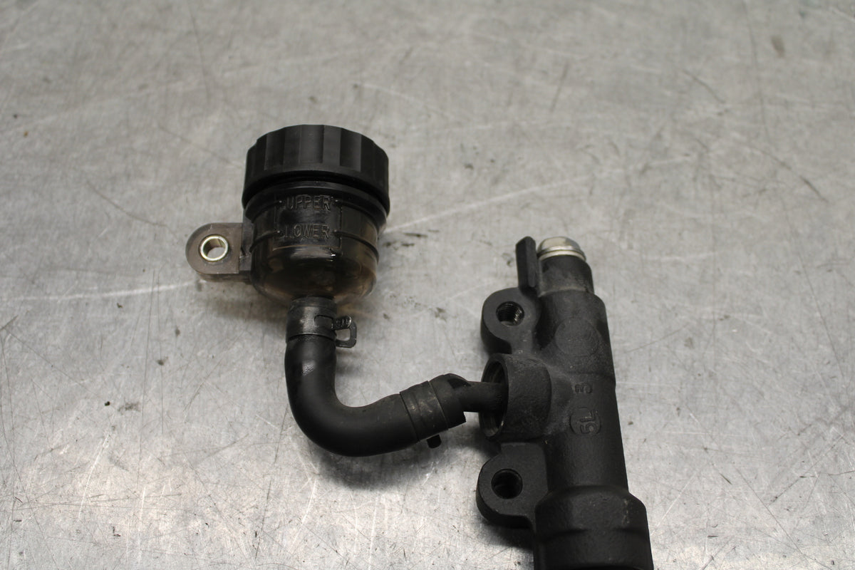 16 KAWASAKI NINJA ZX10R REAR BRAKE MASTER CYLINDER W RESERVOIR 43015-0640 BB650