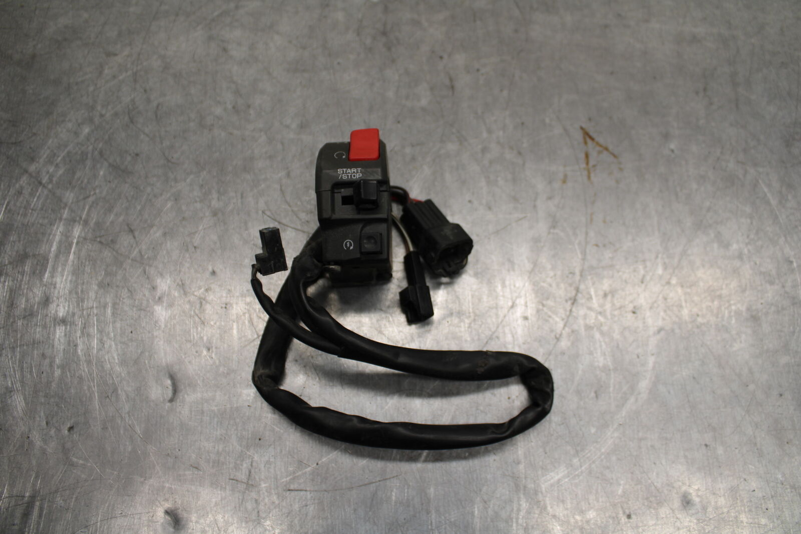 06-07 KAWASAKI NINJA ZX10R RIGHT CLIP ON KILL OFF START SWITCH SWITCHES  BB115