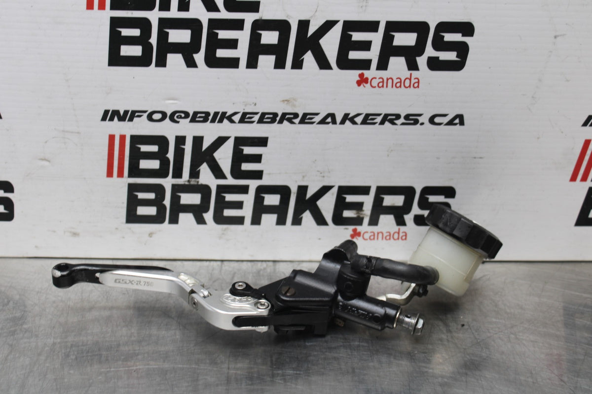 00 SUZUKI GSXR750 FRONT BRAKE MASTER CYLINDER w/ LEVER BB820